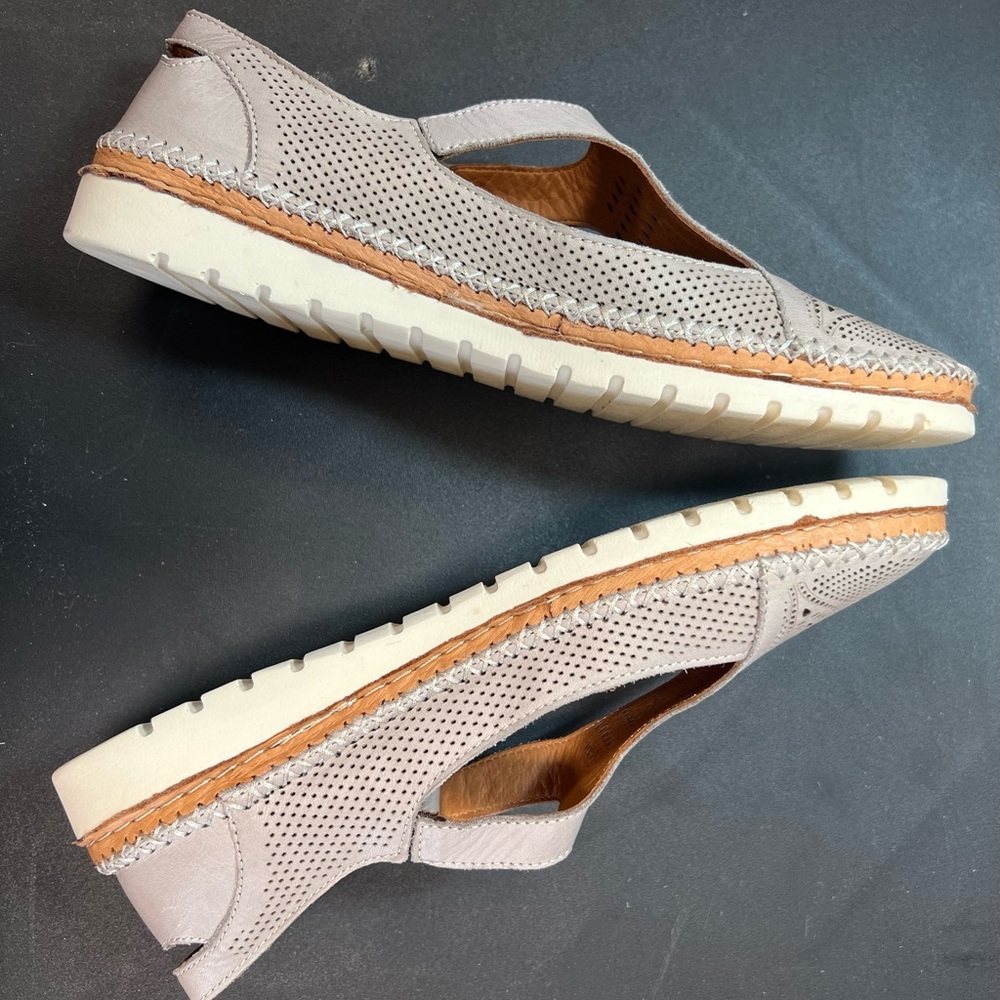 Coldwater Creek Taupe Perforated Loafers - Picture 3 of 11